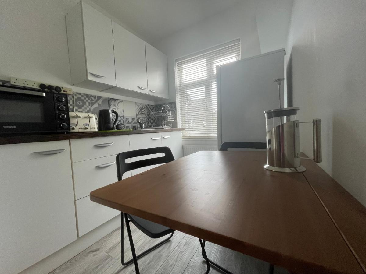 伦敦 Entire House Floor Perfect For Couples & Freelancers - Available For Single Too酒店 外观 照片
