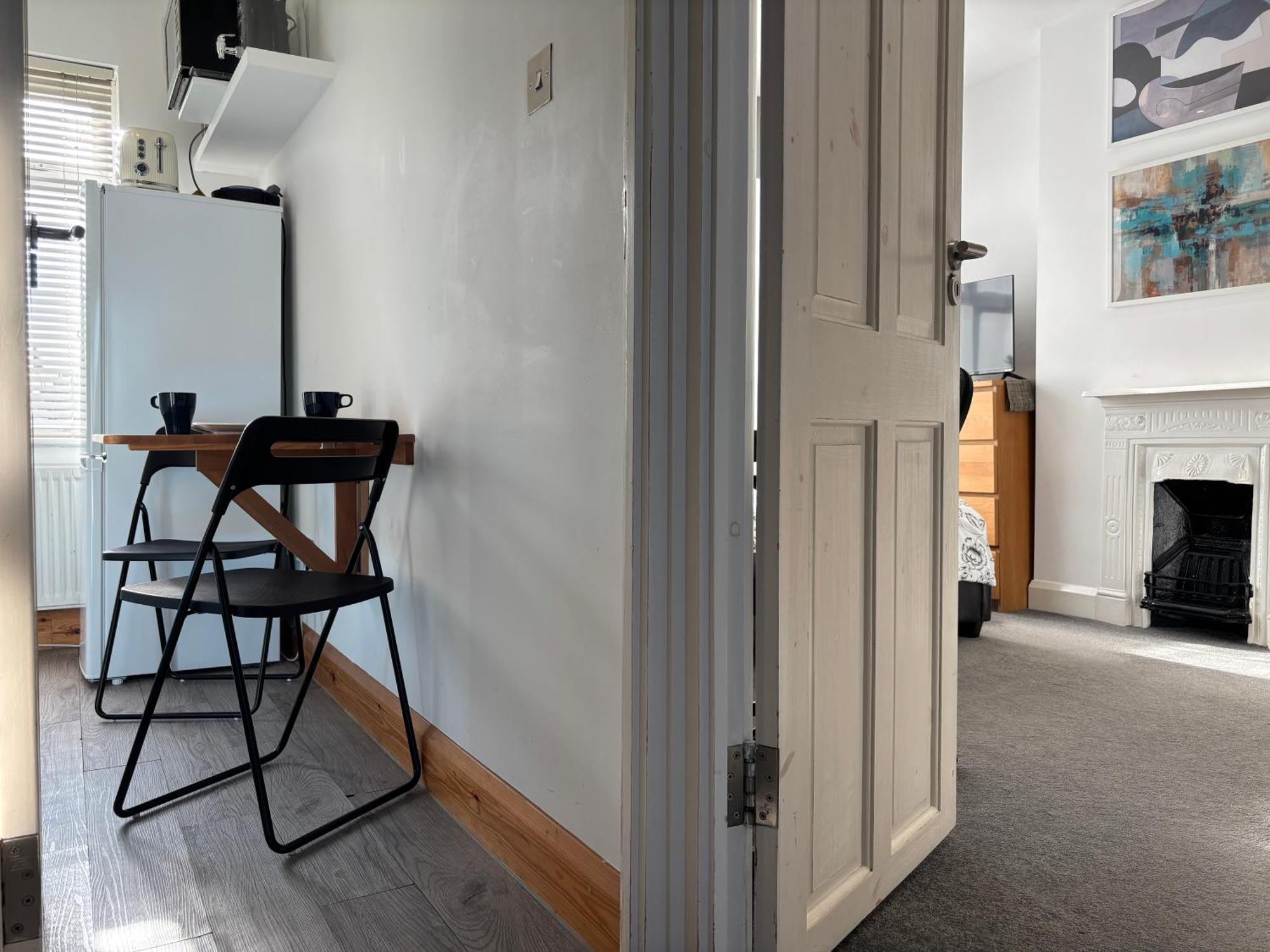 伦敦 Entire House Floor Perfect For Couples & Freelancers - Available For Single Too酒店 外观 照片